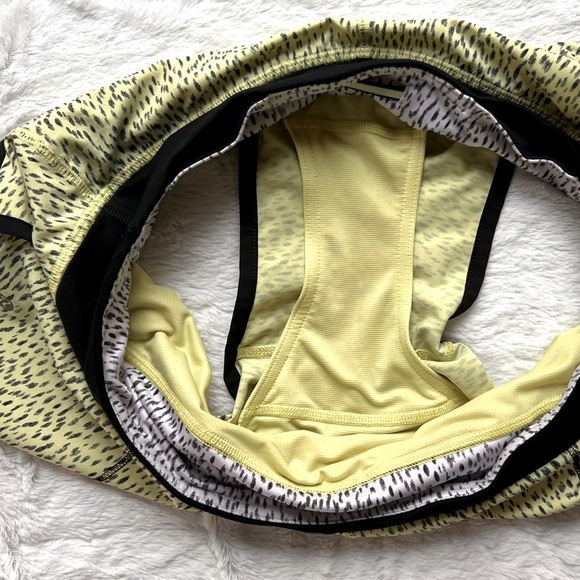 Lululemon Yellow Black Specked Comfy Athletic Workout Running Shorts Women sz 6 - Picture 8 of 9